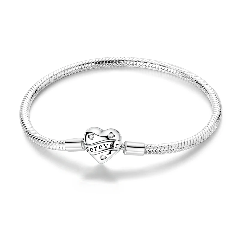 Pulseira de prata com fecho de coração gravado 'Forever' e zircónias brilhantes.