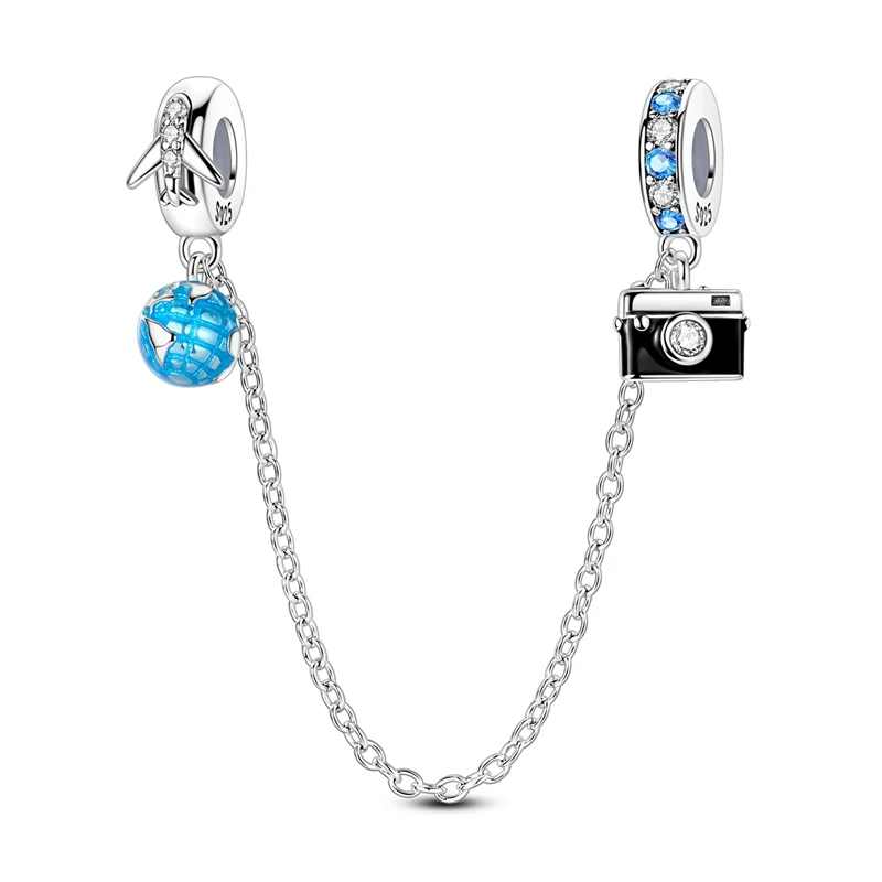 Pulseira de segurança em prata com pingentes de avião, globo terrestre azul e câmera fotográfica preta