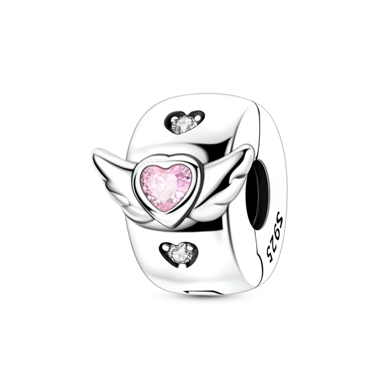 Charm clip prateado com coração de zircónia rosa e asas de anjo em relevo, em prata 925.