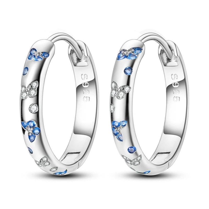 Brincos de argola em prata com motivo de borboleta e zircónia azul e transparente.