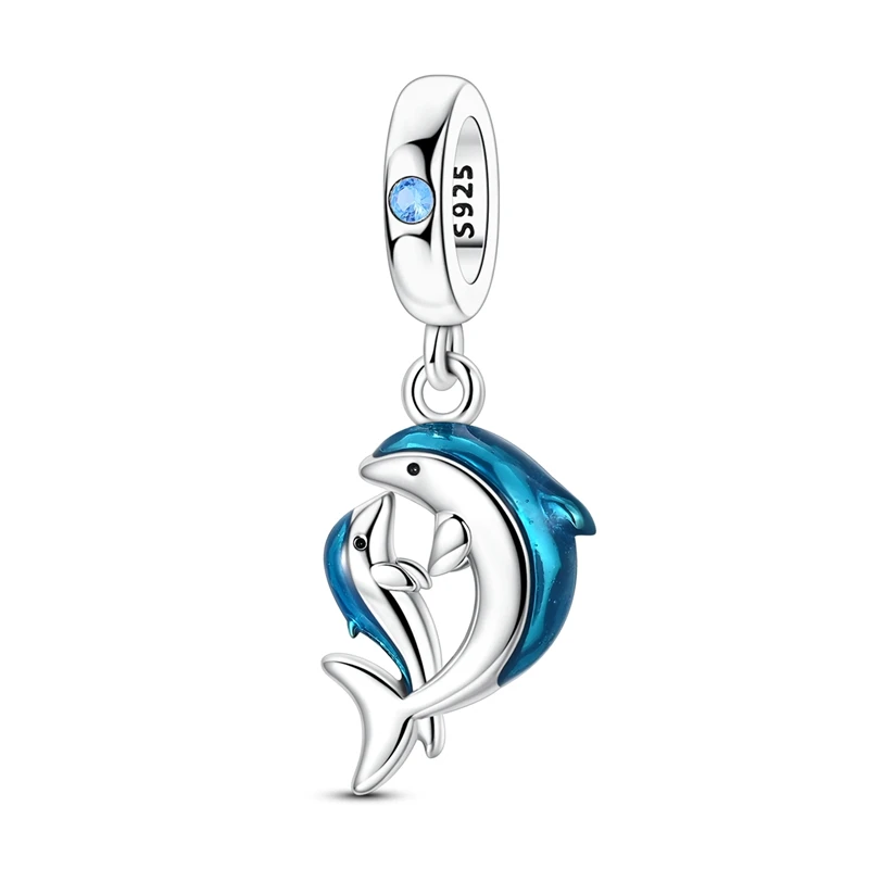 Berloque com dois golfinhos em prata e esmalte azul gradiente, com passador decorado e zircónia azul.