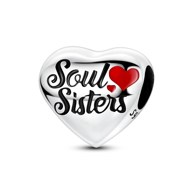Berloque de prata com coração gravado Soul Sisters e dois corações vermelhos