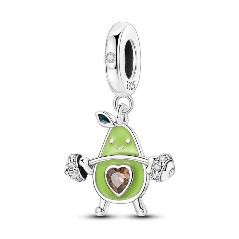 Pingente abacate fitness em prata com halteres cravejados de zircónia e caroço em forma de coração.