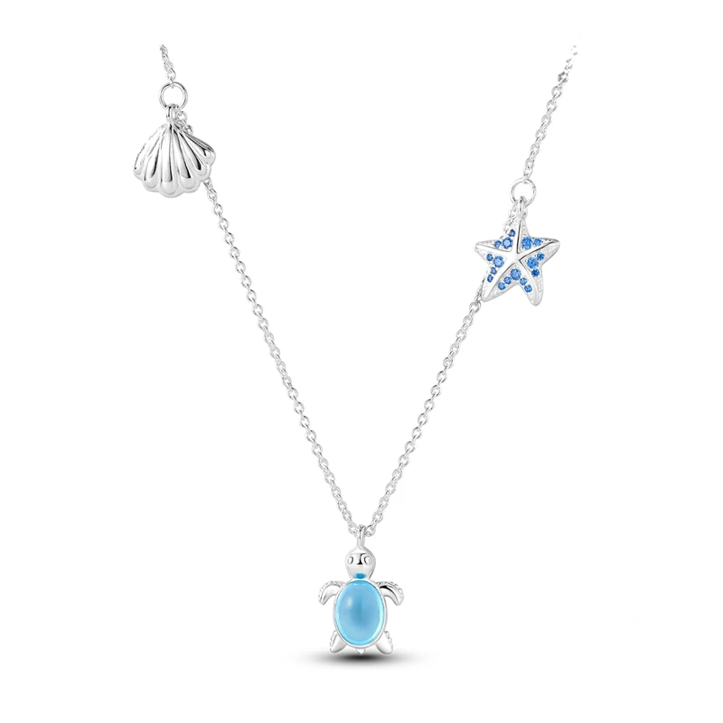 Colar em prata com pingente de tartaruga marinha, concha e estrela-do-mar com detalhes em zircónia azul.