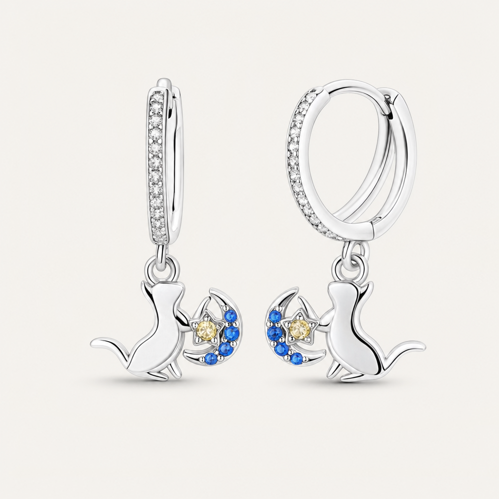 Brincos de prata com pingente de gato e lua crescente com zircónia azul e estrela amarela