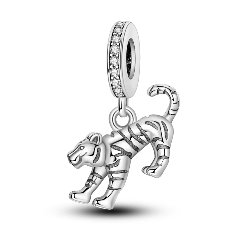 Conta em prata com forma de gato tigre, com riscas e olhos em zircónia, para pulseira ou colar