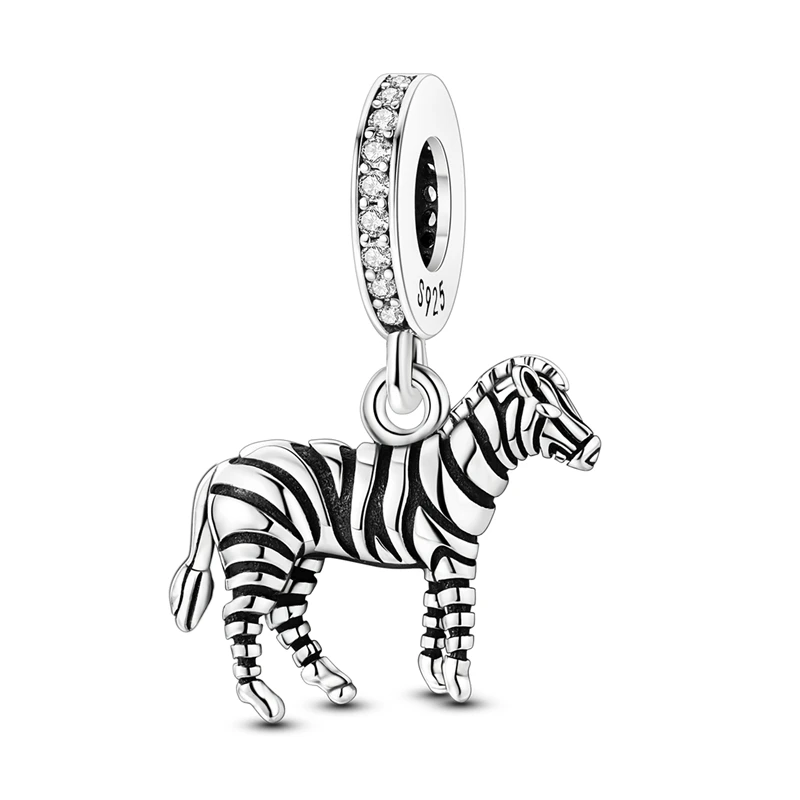 Pendente de zebra estilizada em prata com riscas pretas e argola de zircónias
