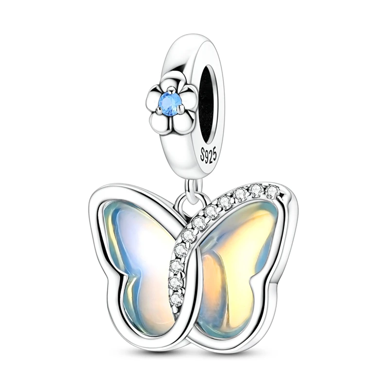 Conta de prata polida com pendente de borboleta e detalhe de flor com zircónia azul