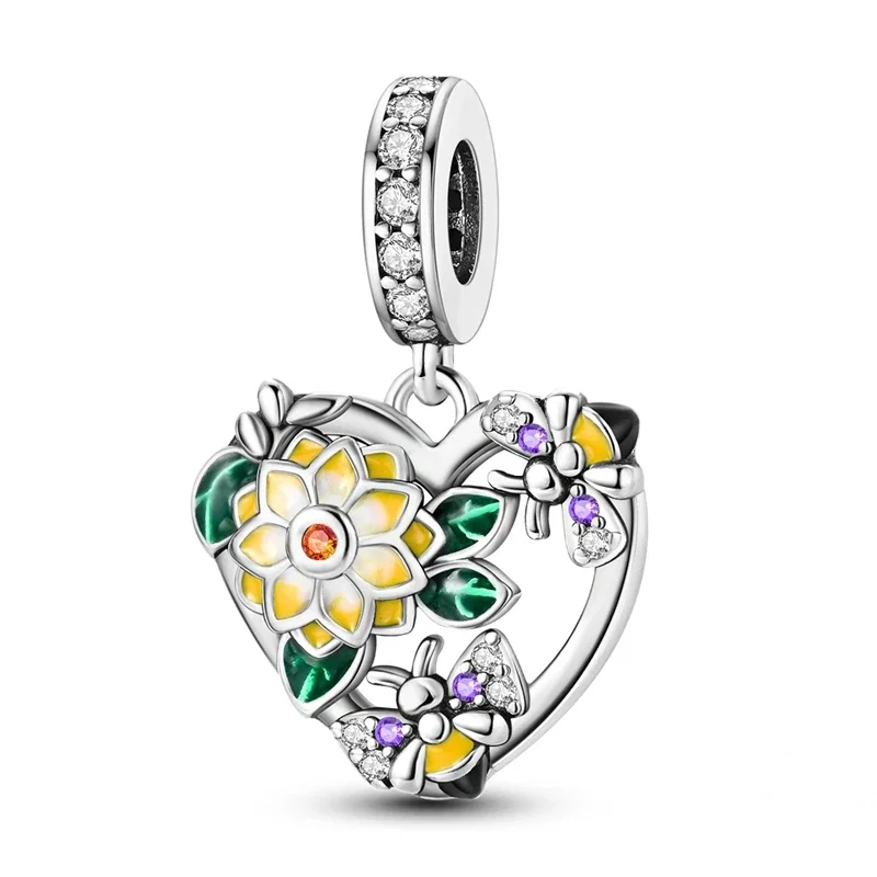Charm em prata com pendente de coração vazado, flor amarela esmaltada e abelhas com zircónias