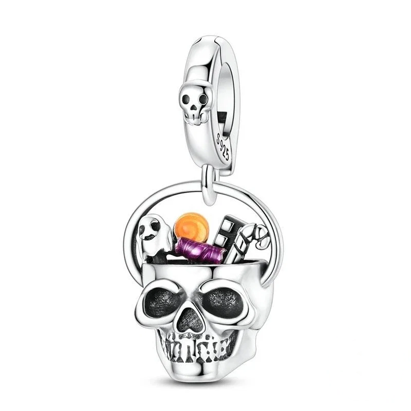 Amuleto de prata com balde de doces de Halloween em forma de caveira e fantasma