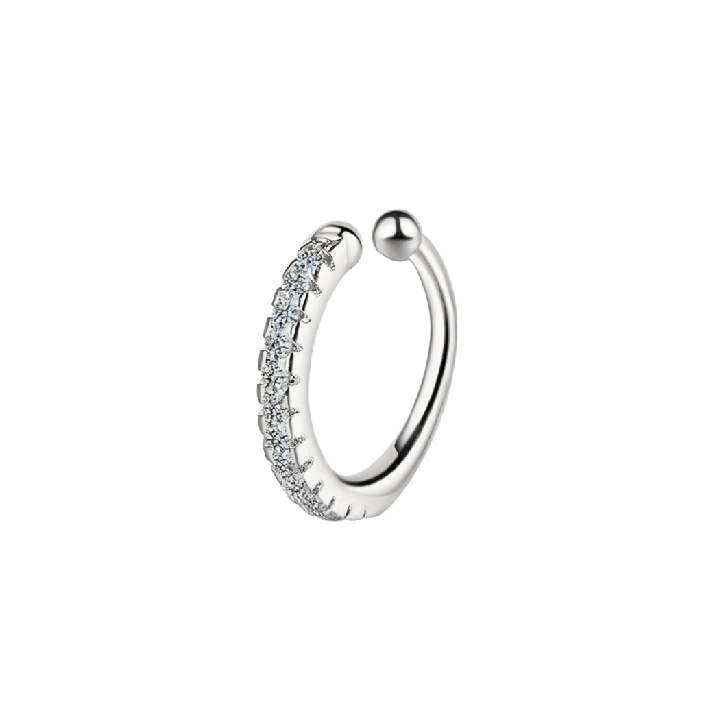 Ear cuff geométrico em prata com zircónias polidas e design aberto em C
