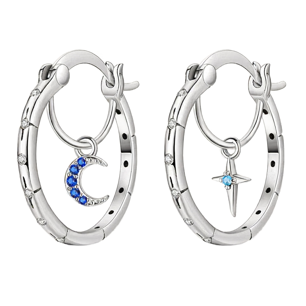 Brincos de prata com uma lua crescente e uma estrela, ambos com zircónias azuis incrustadas.