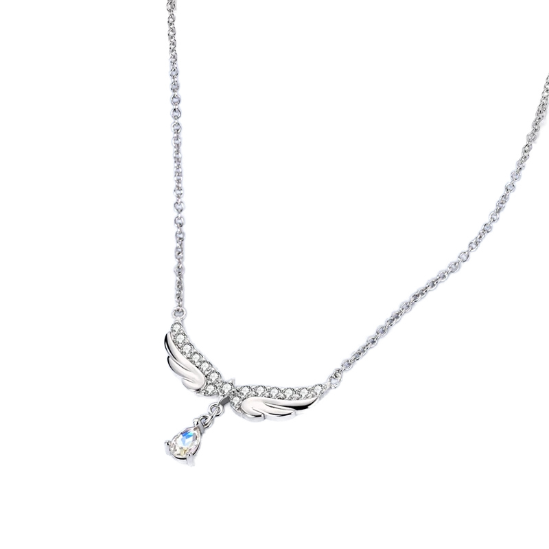 Colar de prata com pendente de asas de anjo cravejado de zircónias e zircónia pendente em gota.