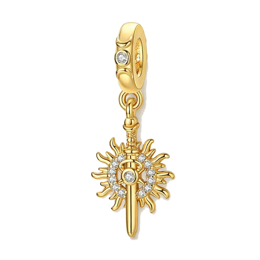 Pendente com sol radiante e espada em prata dourada com zircónias.